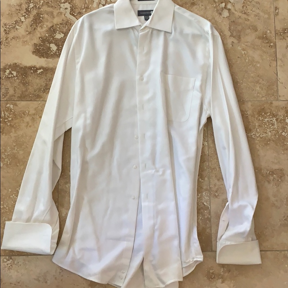 nordstrom white dress shirt Mens Plain 15.5-34/35 Wrinkle Free 100% Cotton Trim washable dress shirt thats made from breathable cotton Men's White Non-Iron Shirts |